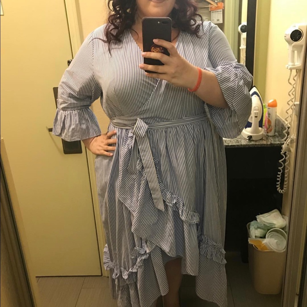 Who What Wear size 4x wrap dress
